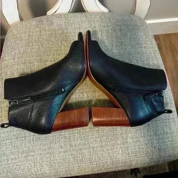 Cole Haan Chandra Booties Size 8B - Picture 4 of 8